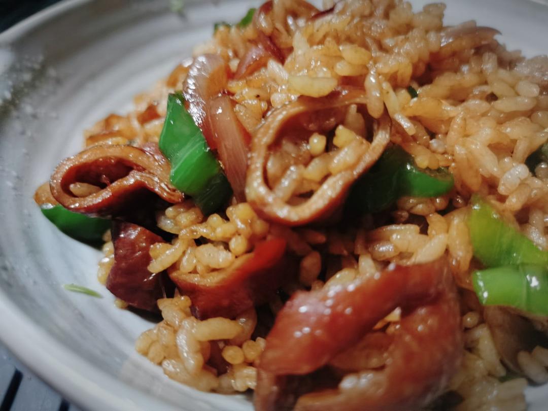 香喷喷🉐肥肠炒饭💯