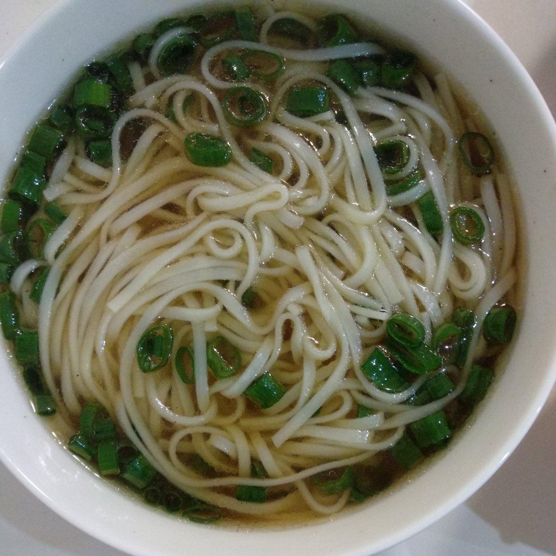 爱吃甜食的蓝猫做的葱花面