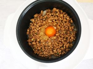 简单一锅出——肉燥窝蛋饭的做法 步骤9