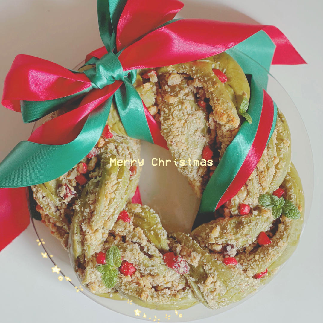 抹茶蔓越莓花环面包