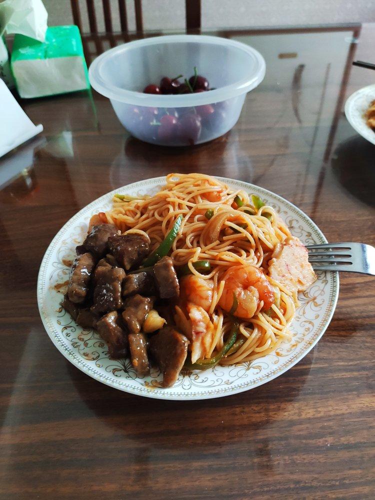 吃不胖的番茄虾仁炒意面