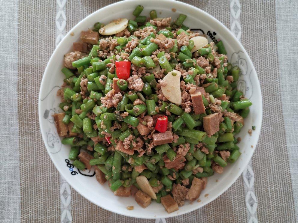 超简单的下饭菜🔥肉末豆角，好吃到流泪