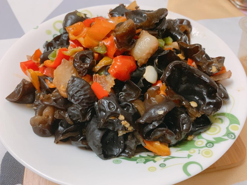 青椒木耳炒肉
