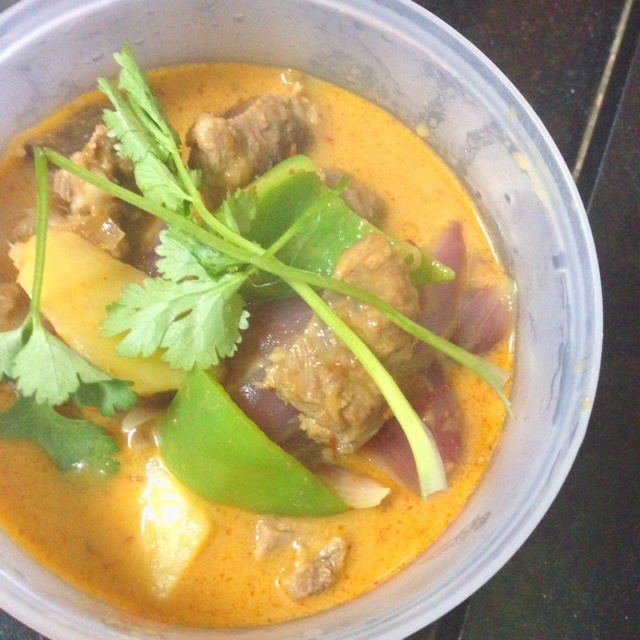 咖喱羊肉配香煎馒头片