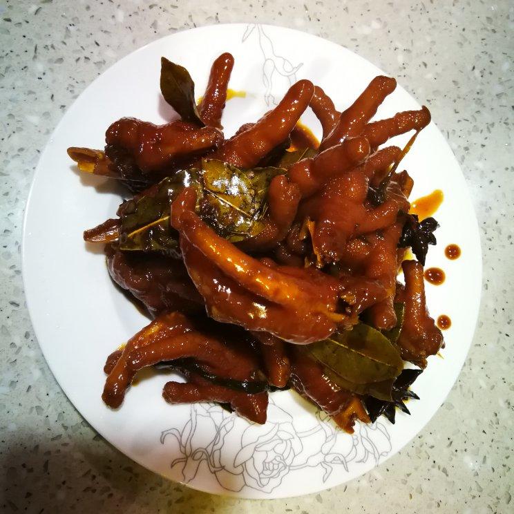 卤鸡爪子
