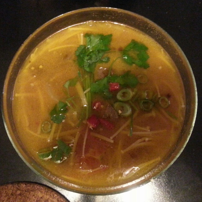 番茄贡丸金针菇汤