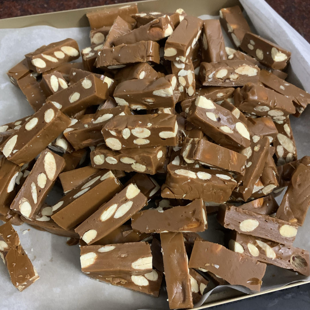 消耗奶油大户—-少糖版坚果咸焦糖太妃糖（含操作小视频）