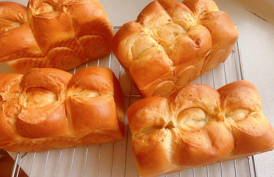 顶级黄金椰蓉吐司