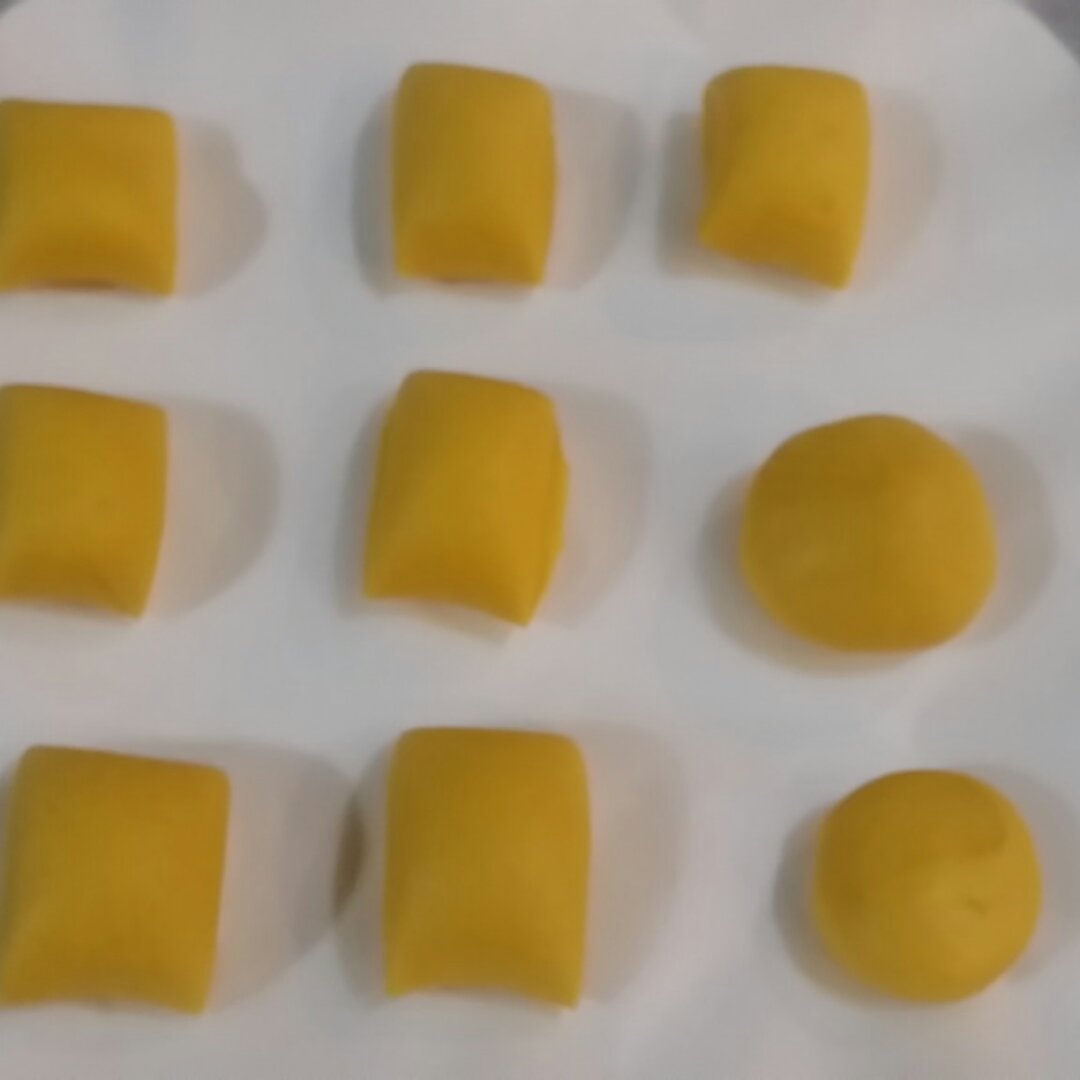 新手也可以--详解如何做出人见人爱、金黄的南瓜馒头