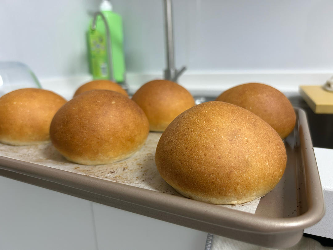 牛奶芋头包，沙面红豆包