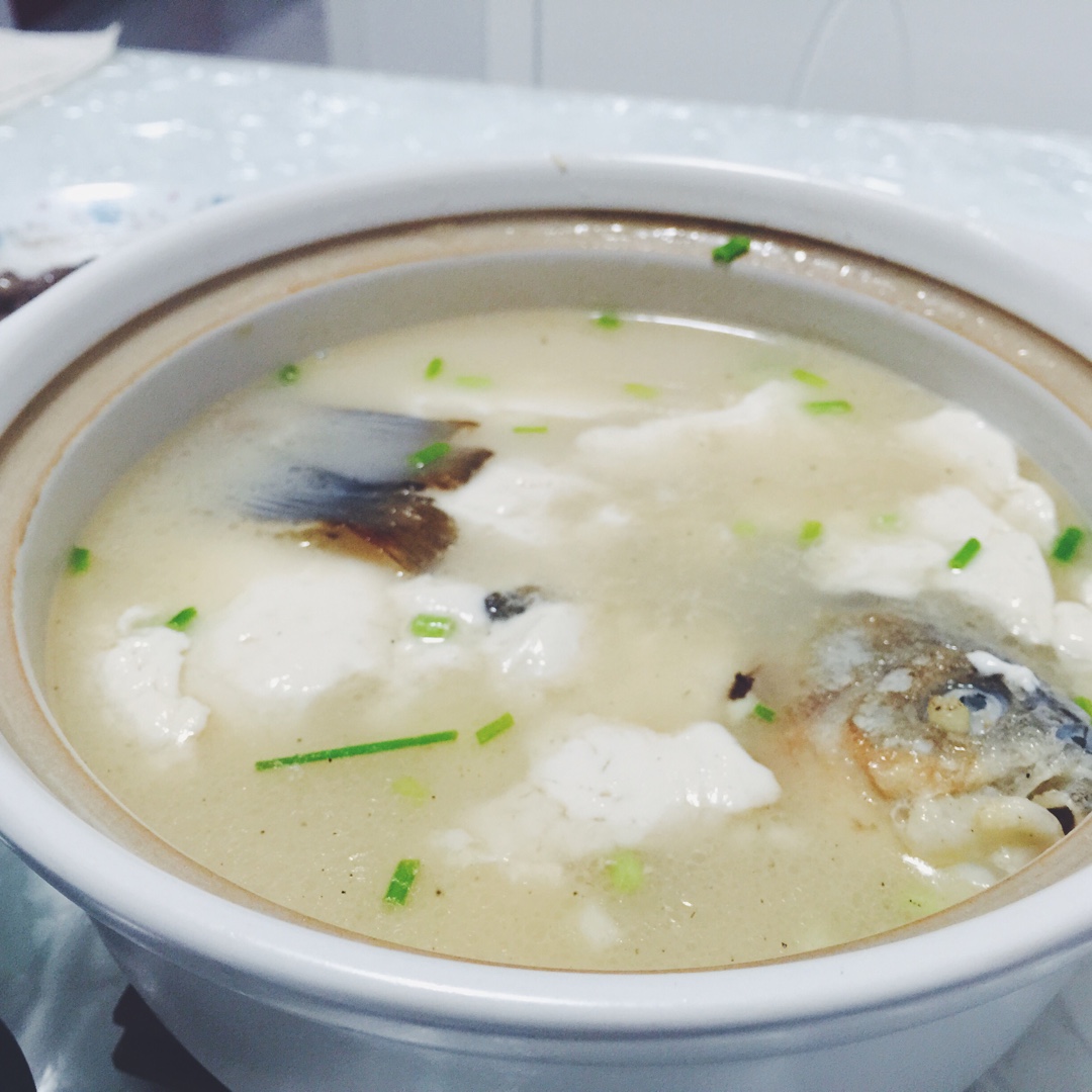 鲫鱼豆腐汤
