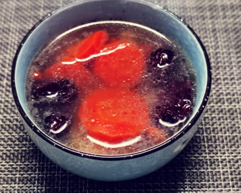 美容养颜补气血当归排骨汤