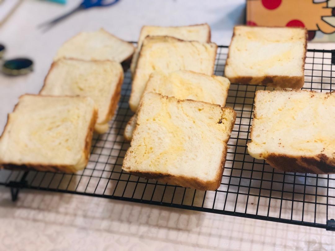 奶酥吐司（家庭版爸爸糖奶酥吐司）