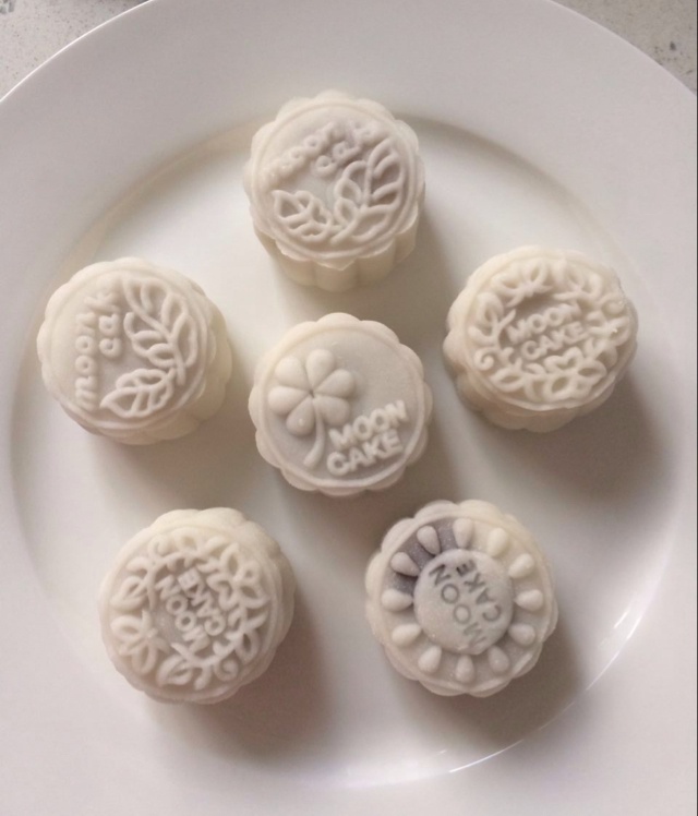 冰皮奶黄月饼