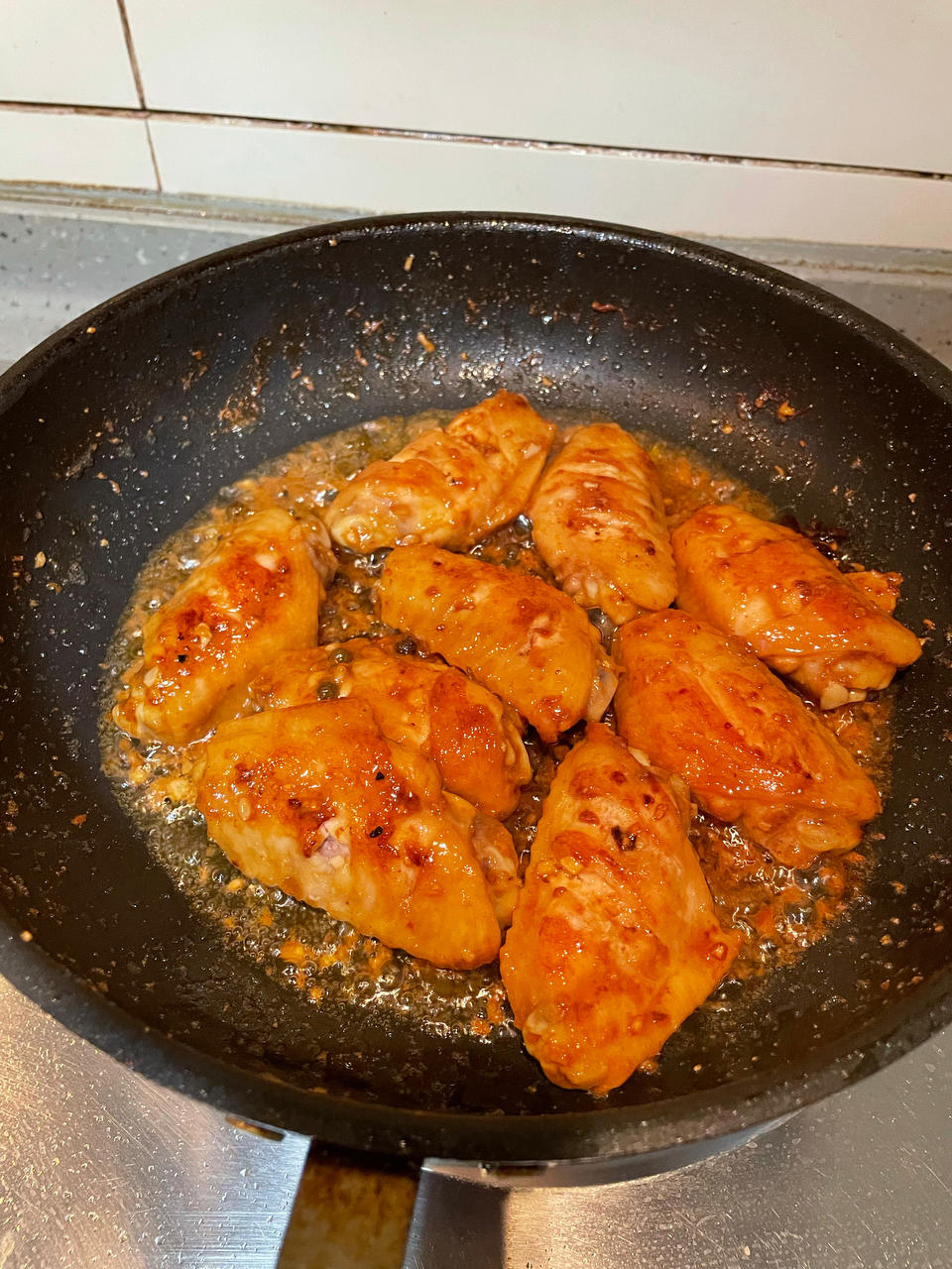 不要再可乐鸡翅了，求求你试试蒜香鸡翅吧，香味捅破天花板！