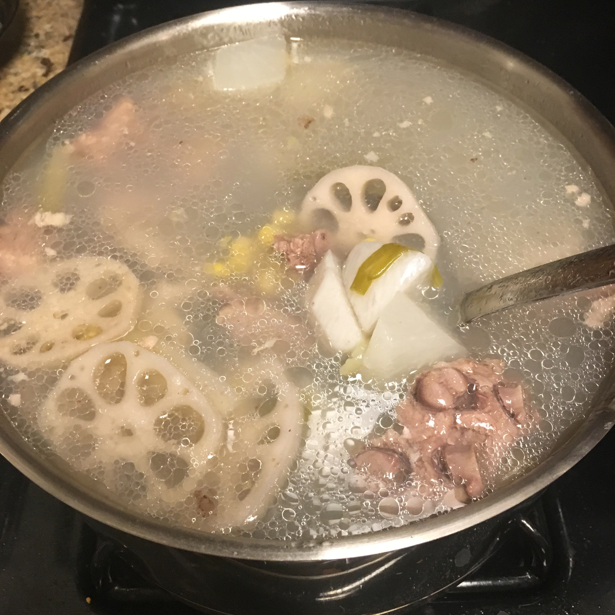 玉米萝卜排骨汤