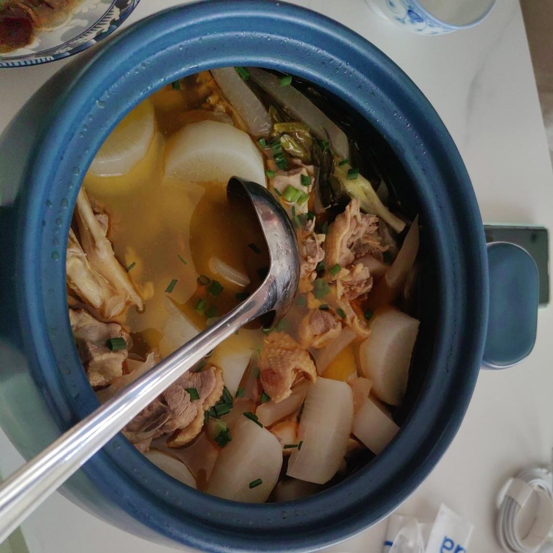 萝卜比鸭好吃的酸萝卜老鸭汤（也可以作为火锅底料呢）