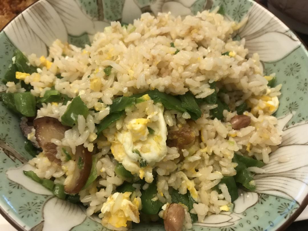 酸菜蛋炒饭