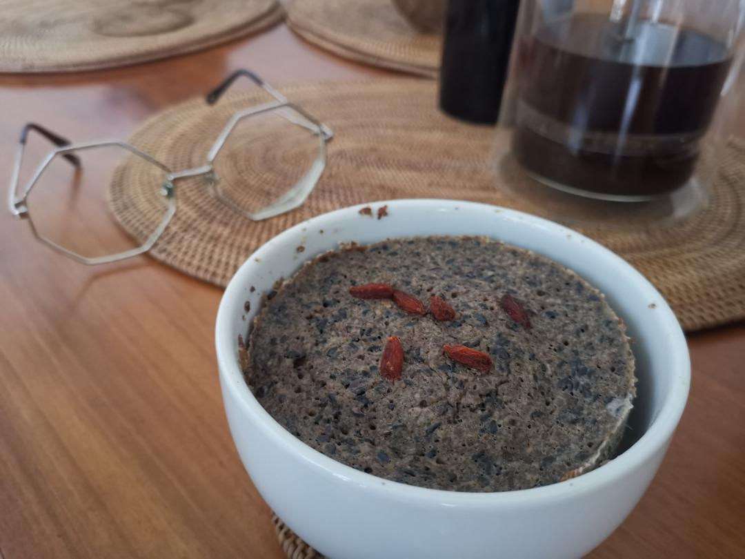 [生酮]熔岩蛋糕（免烤箱免杏仁粉椰子粉）