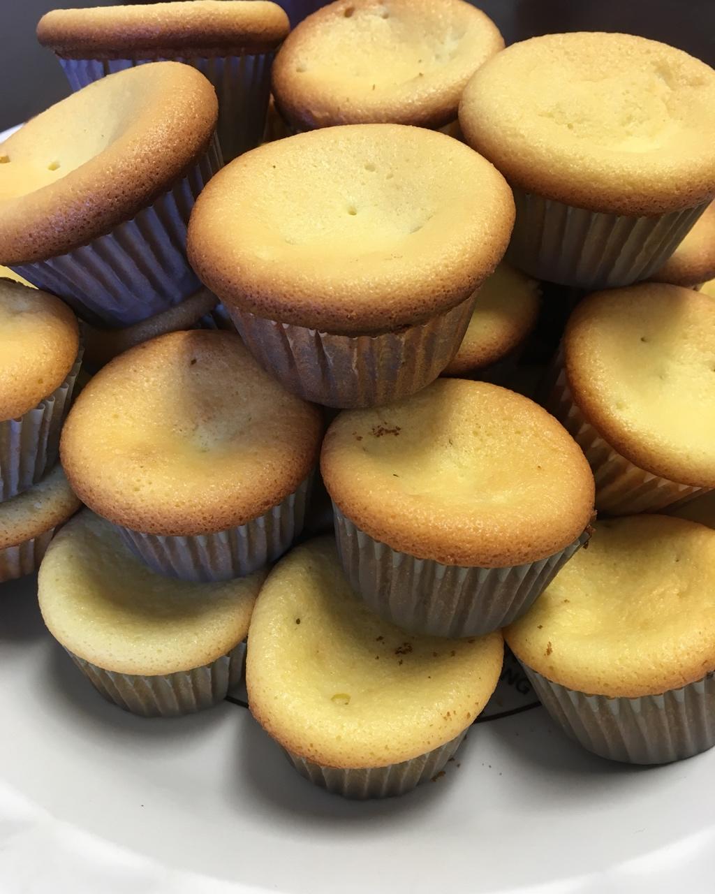 戚风杯子蛋糕^_^不开裂不回缩喔～