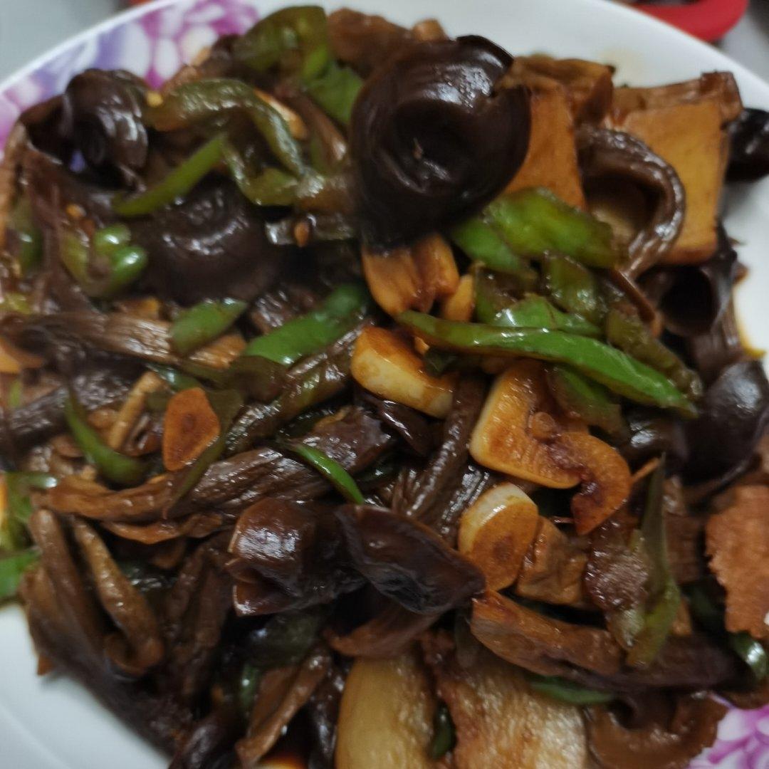 不二鹿茸菇炒肉