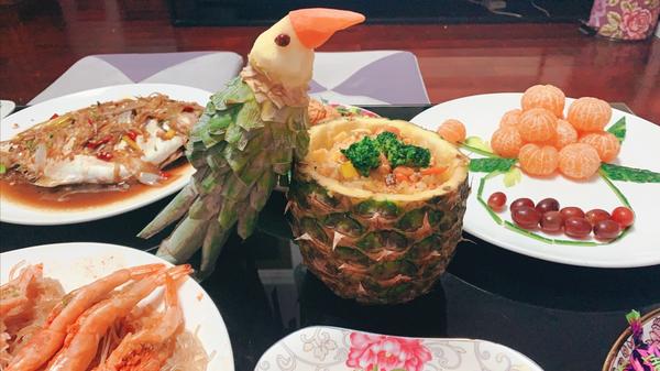 鸟语花香菠萝炒饭