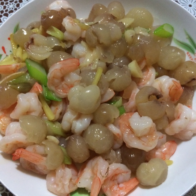 33喜欢晒太阳做的龙眼炒虾球