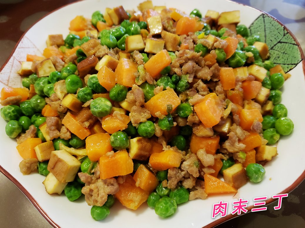 营养鸡胸肉加上丰富蔬菜——鸡胸肉炒三丁