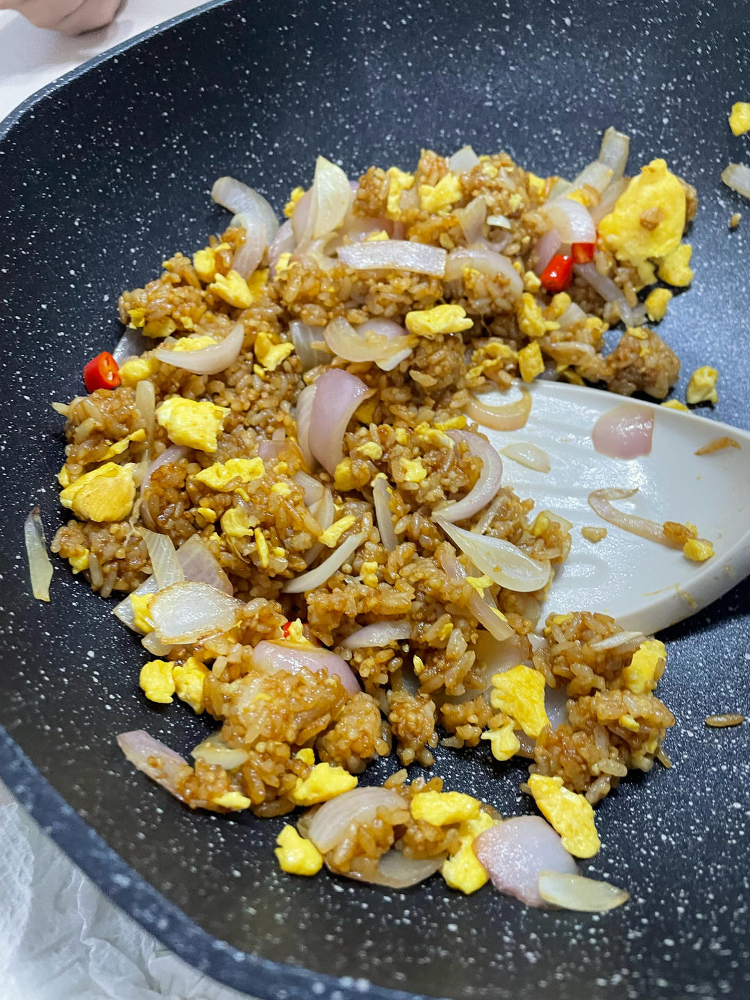 好吃到舔盘的酱油炒饭！