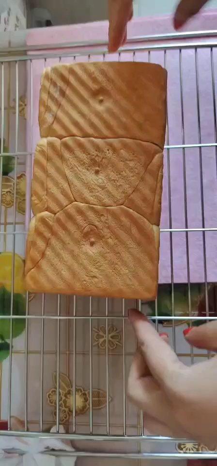 用烤箱自己做面包--手工牛奶吐司面包