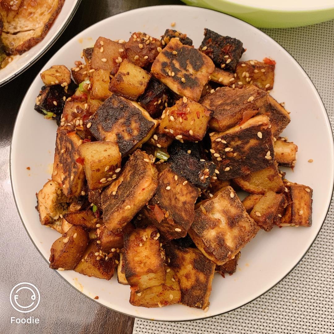 秒杀路边摊！香气扑鼻的【香辣孜然土豆】