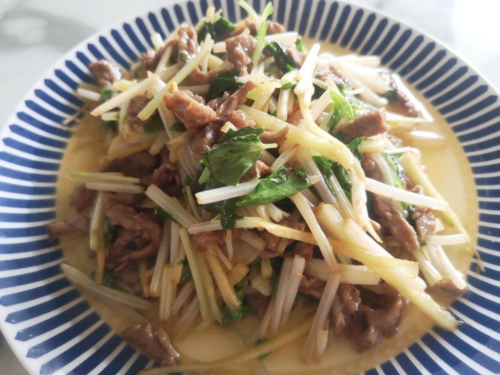 ㊙️家常菜‼️芹菜小炒牛肉‼️牛肉超级嫩滑哟