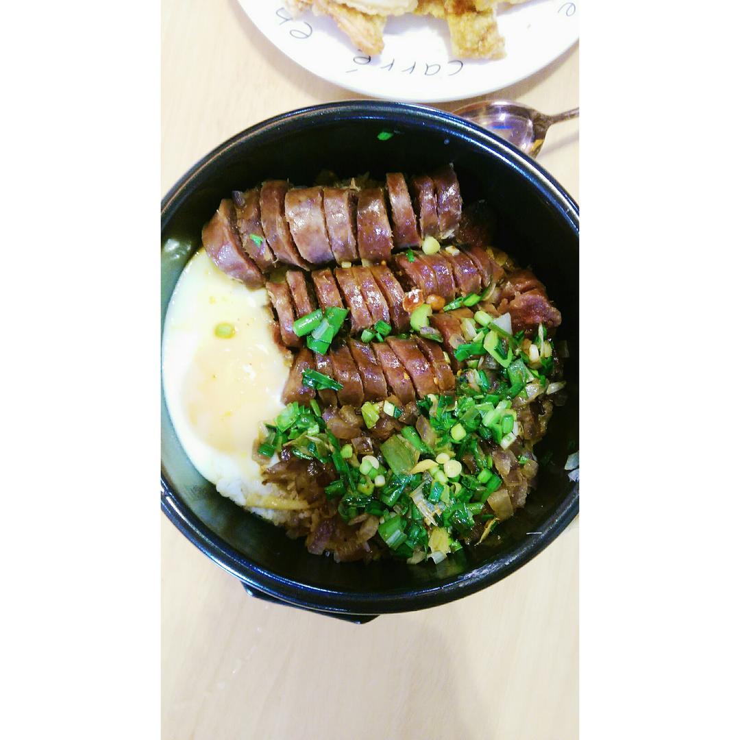 香肠煲仔饭