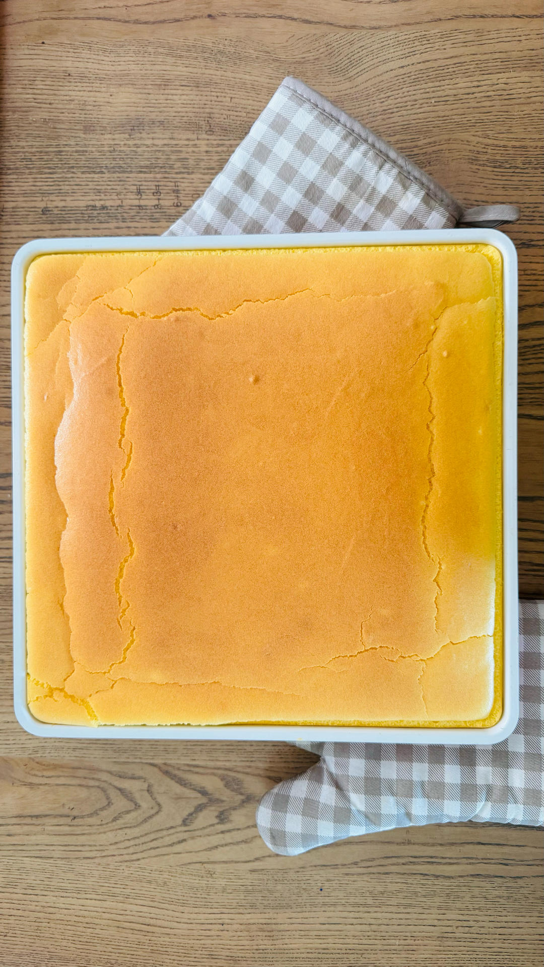 蛋糕卷这样做‼️不掉皮不开裂（小视频食谱）