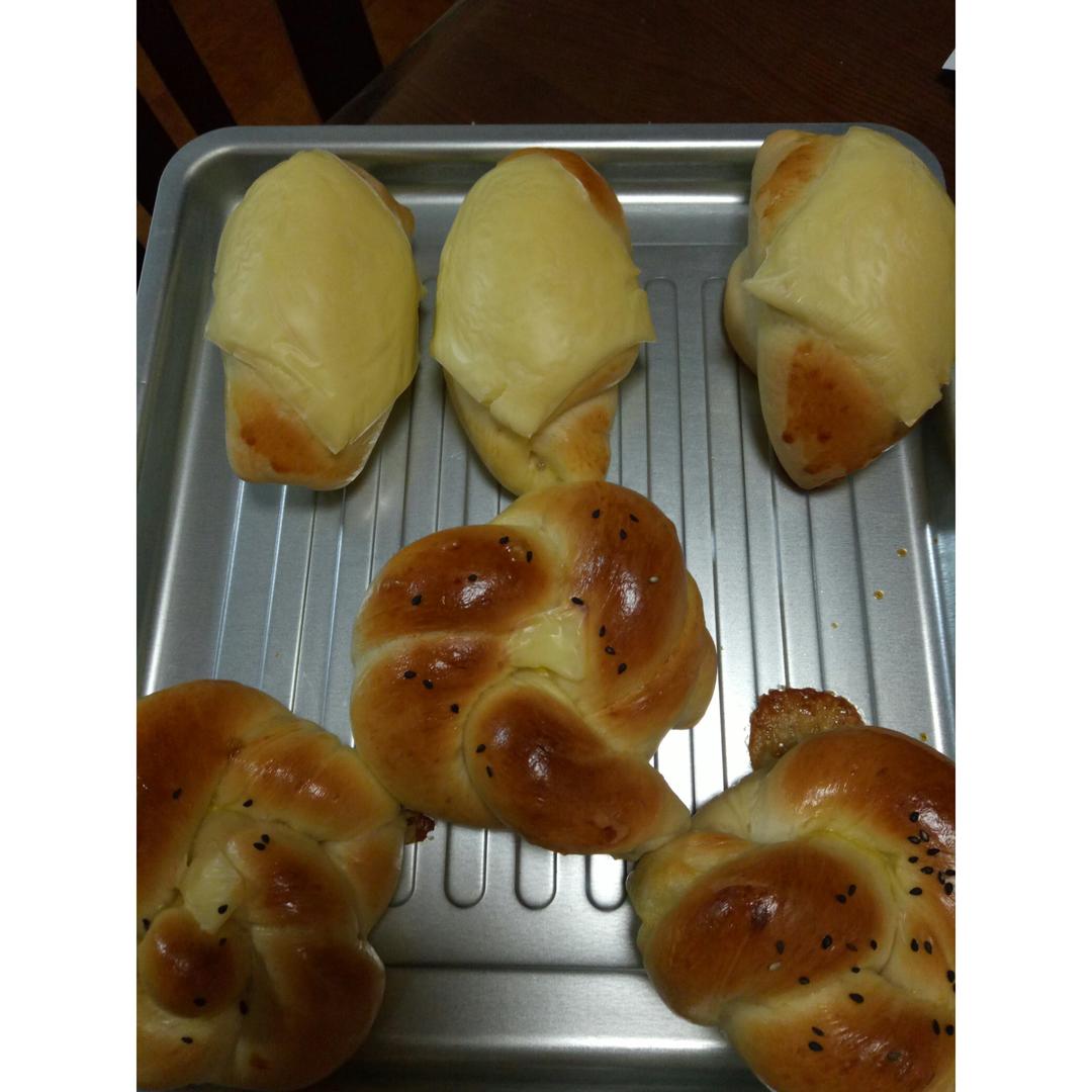 肉松芝士面包