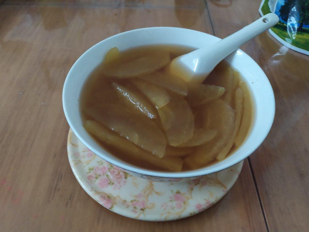 红糖炖苹果🍎👧不怕受寒痛经，可以缓解疼痛，还可以防止下半身肥胖哦⊙∀⊙