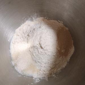 蜂蜜脆底烤面包（汤种）的做法 步骤4