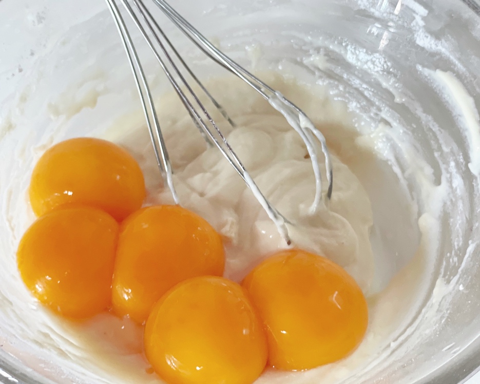 白玉豆乳奶盖卷的做法 步骤5