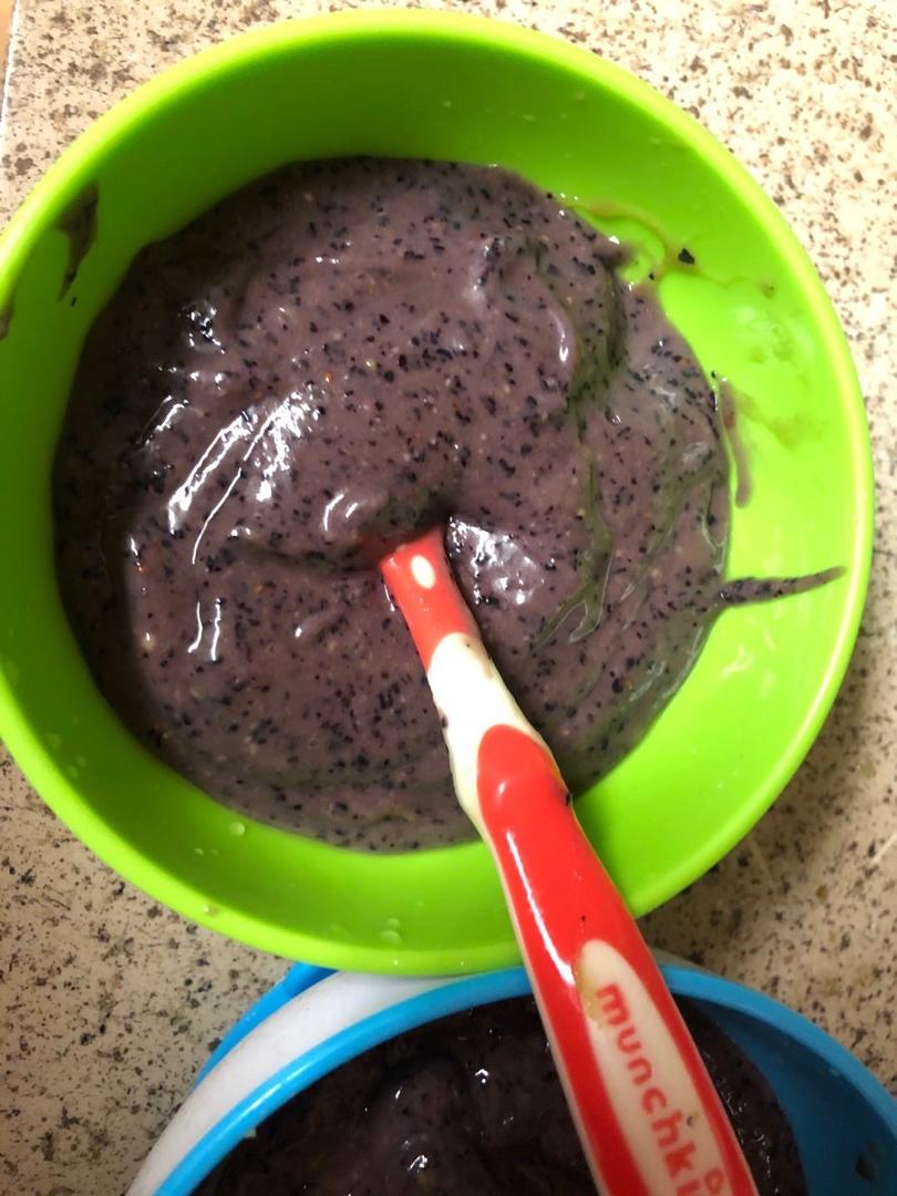 牛油果芒果蓝莓泥