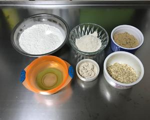 红糖燕麦全麦开花馒头的做法 步骤1
