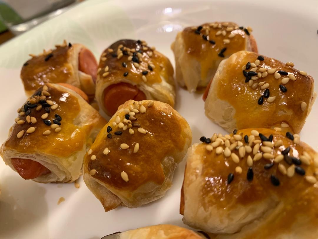 香肠酥皮卷：手抓饼皮还能这样吃，不用和面快速搞定早餐