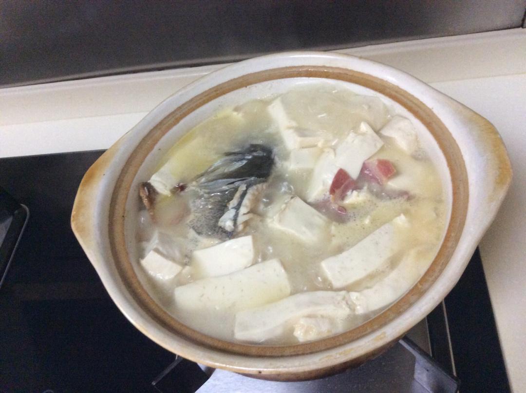 鱼头豆腐汤