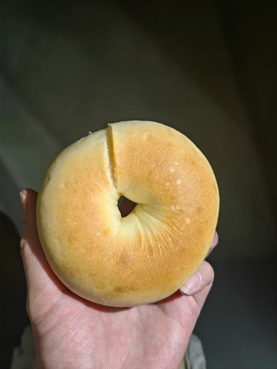 牛肝菌火腿松仁贝果