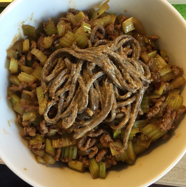 芹菜牛肉末「下饭神器」