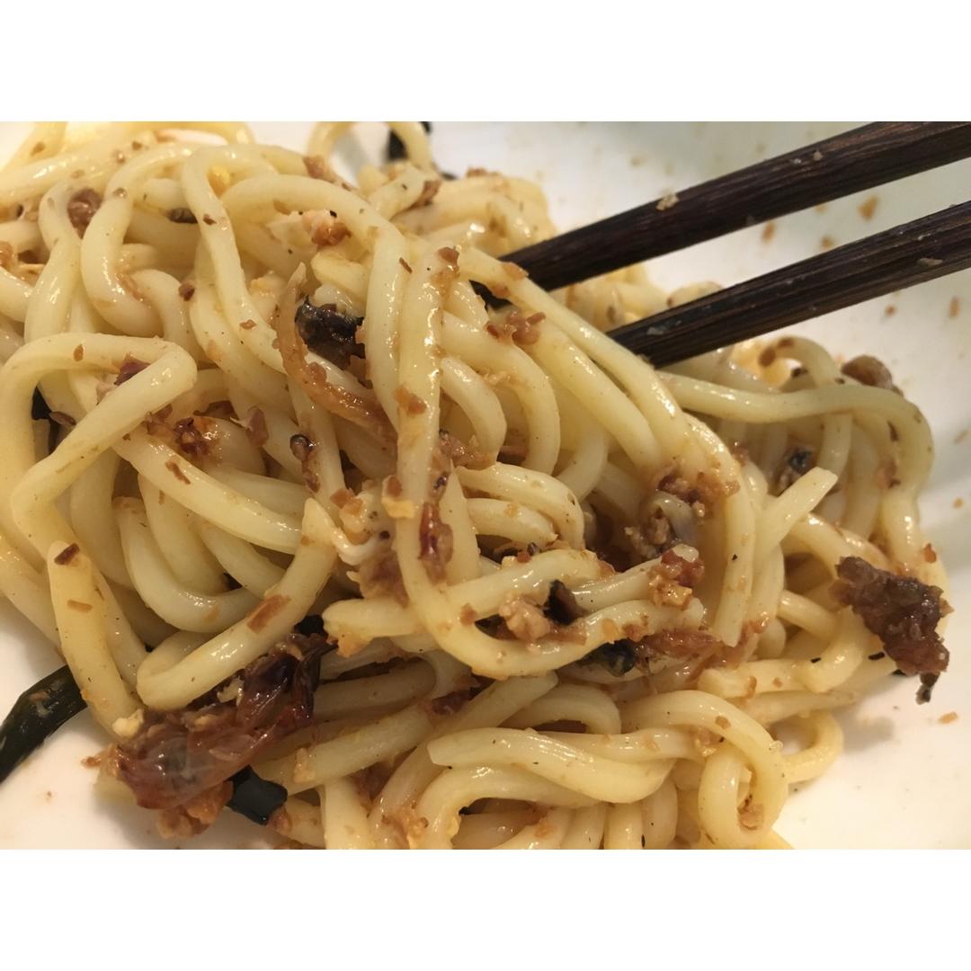 三文鱼丁拌面