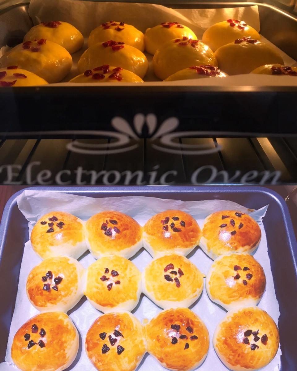 爆松软的鲜奶小面包（一次发酵易出膜）