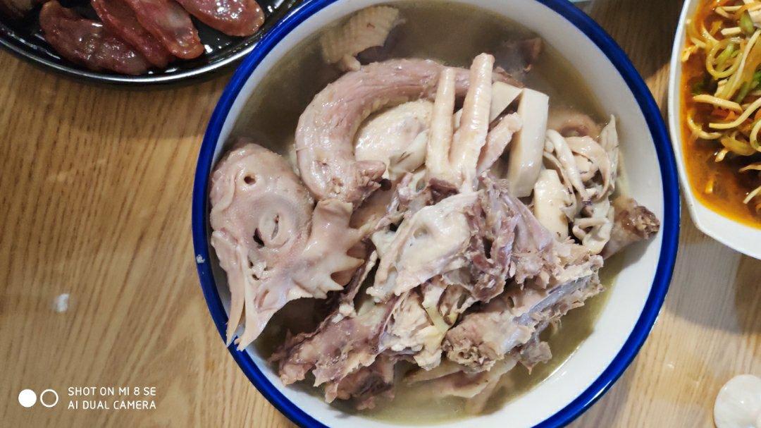 清炖墨鱼干鸡汤