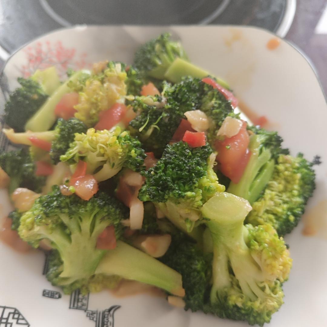 好吃到爆的耗油蒜蓉西兰花(从不修图，喜欢请关注)