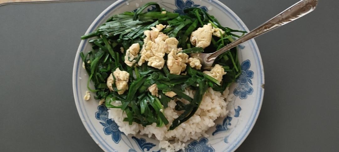 韭菜炒鸡蛋——三分钟快手下饭菜 掌握火候的秘诀