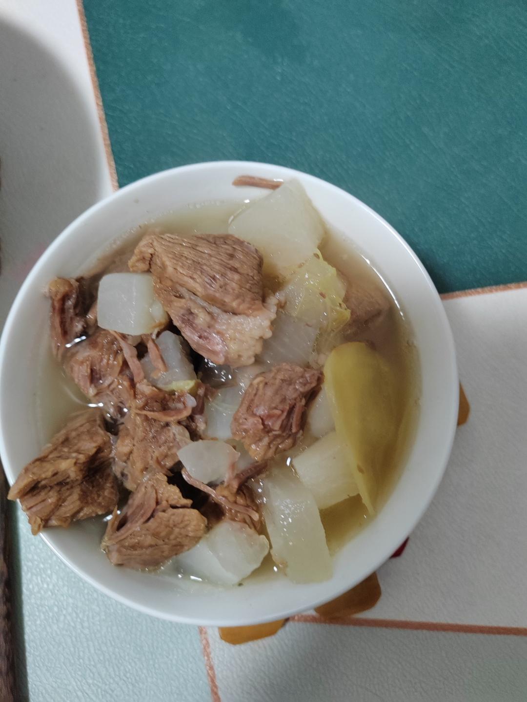 清炖萝卜牛腩汤（铸铁锅版）